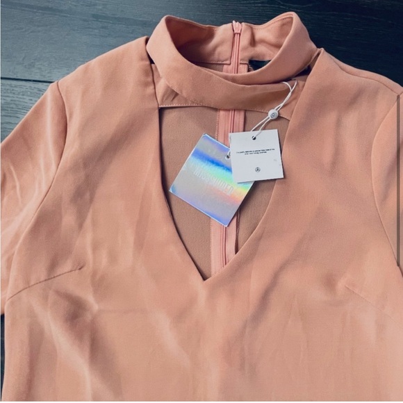 MISSGUIDED Cut Out Choker Neck Long Sleeve Top - Picture 3 of 10